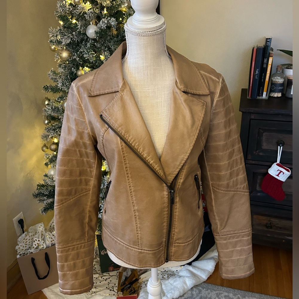 Women’s Medium Tan Leather Jacket